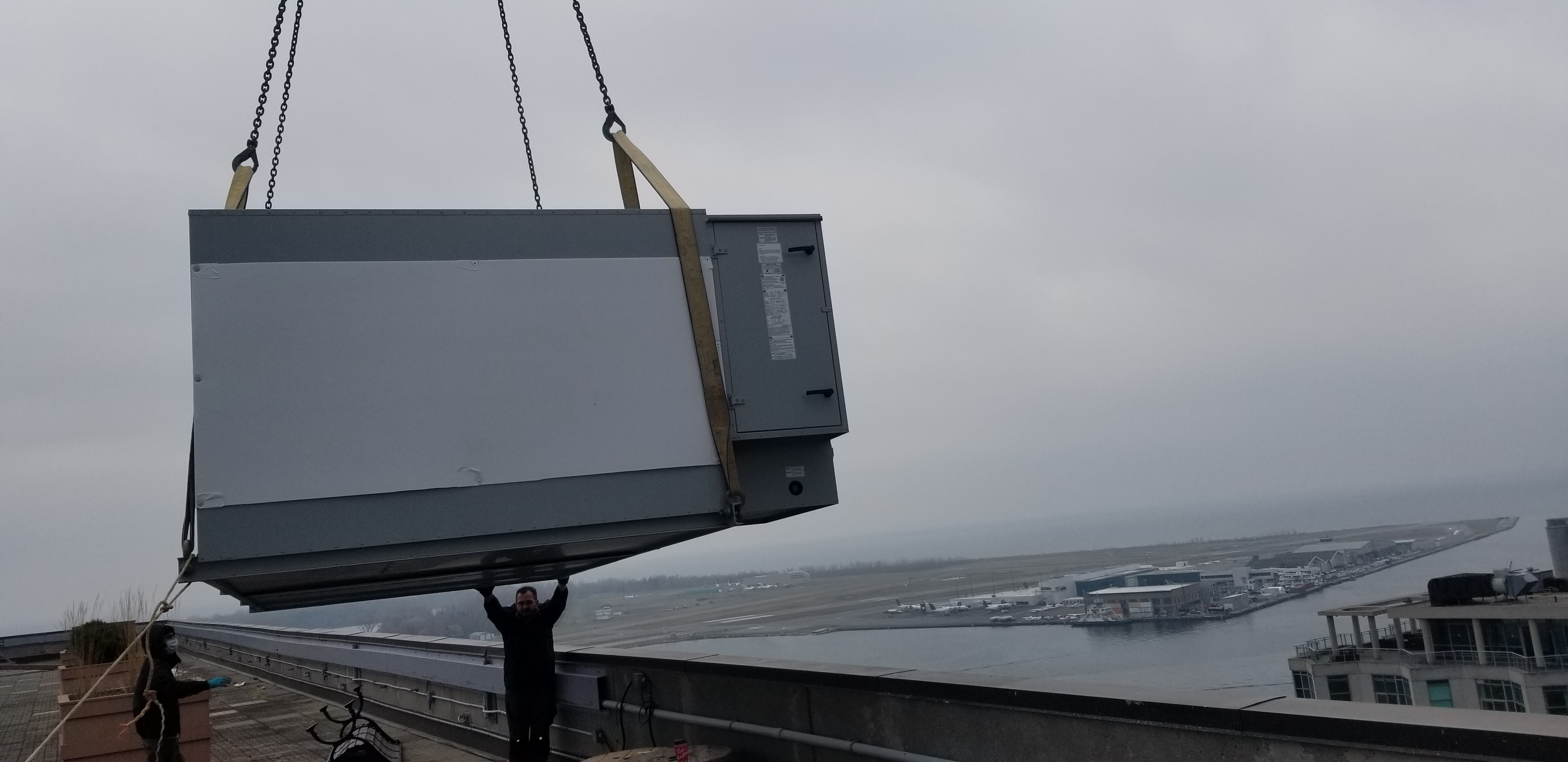 RTU crane lift